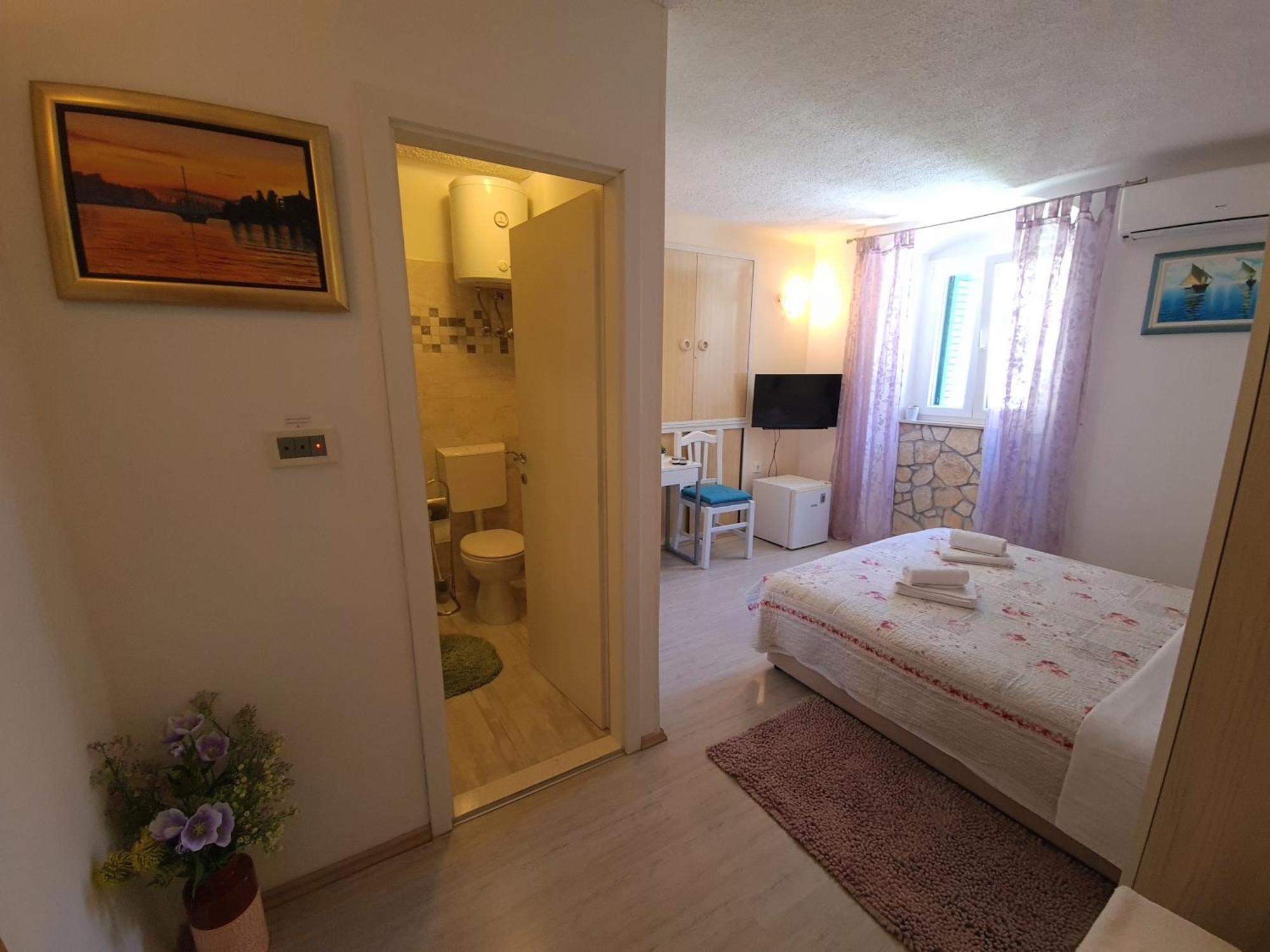 Private Room In The Center Of Split Exterior photo